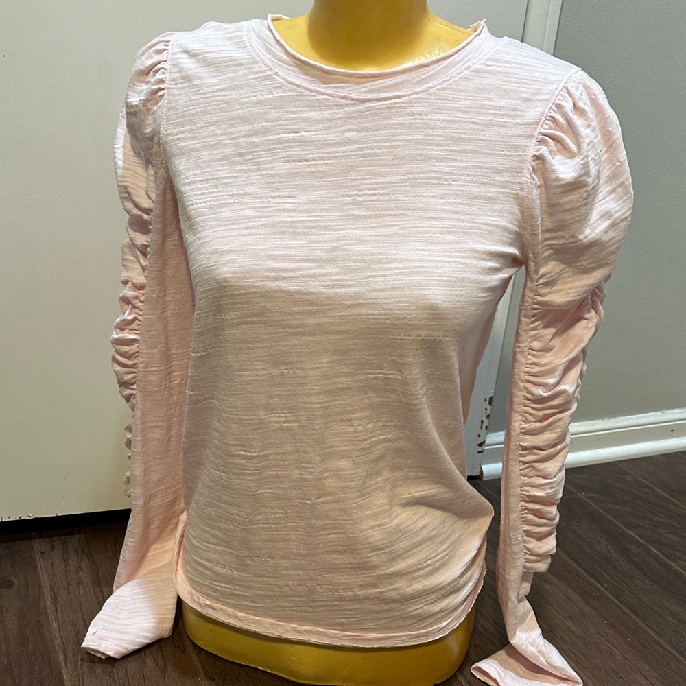 Free People Natasha light pink long-sleeved Ruched top
Size small